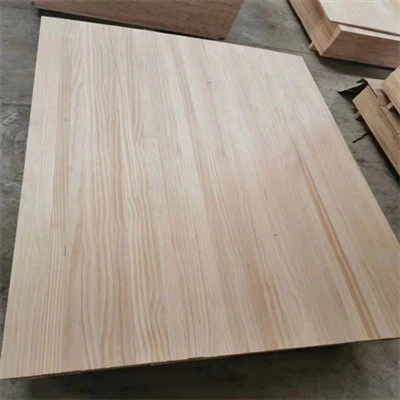 لوحة مستقيمة Radiata Pine